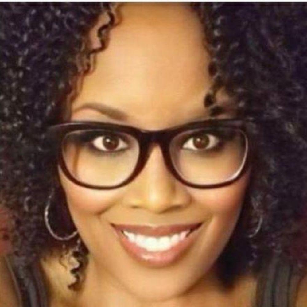 Meet your Posher, Makeena